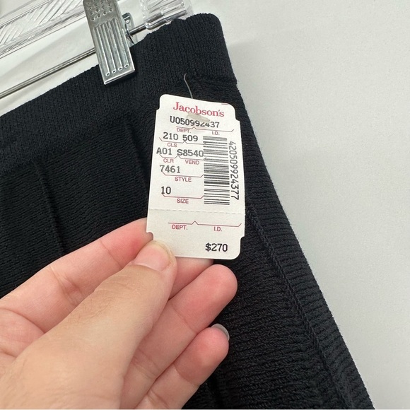 NEW St John Black Santana Knit Fit n Flare Pleated Business Wear Skirt Size 10 - Picture 5 of 7
